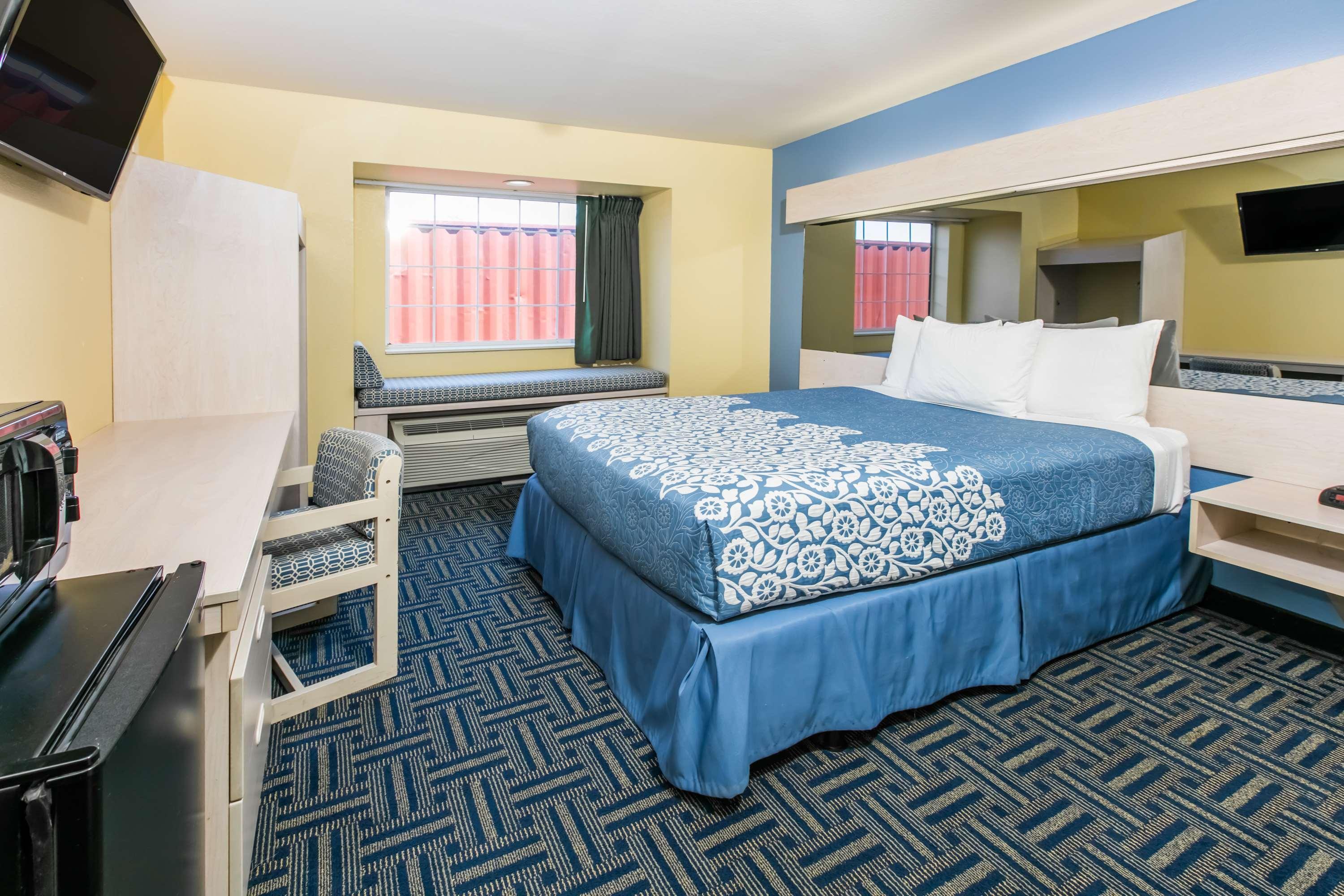Days Inn Pryor Creek Eksteriør billede