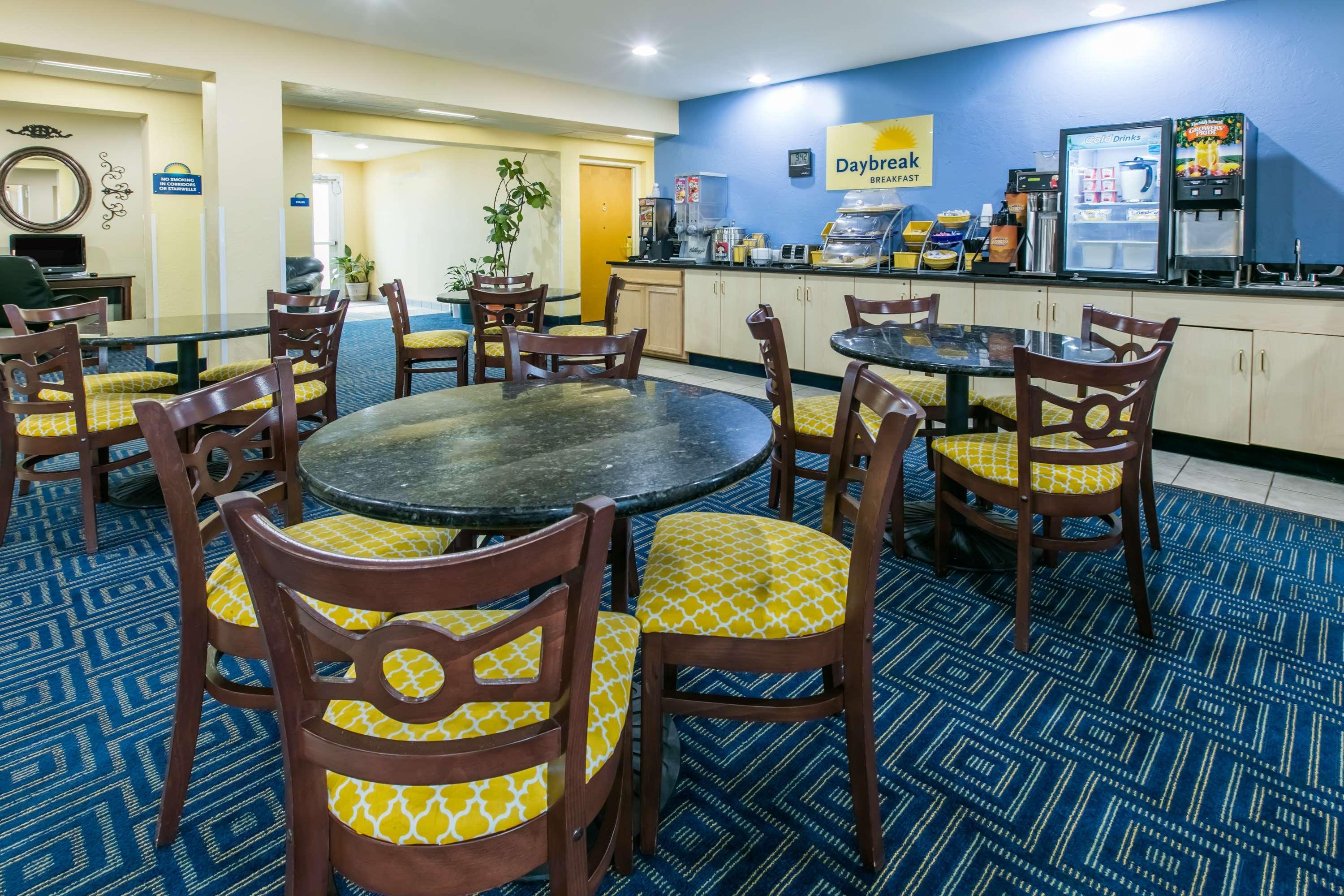 Days Inn Pryor Creek Eksteriør billede