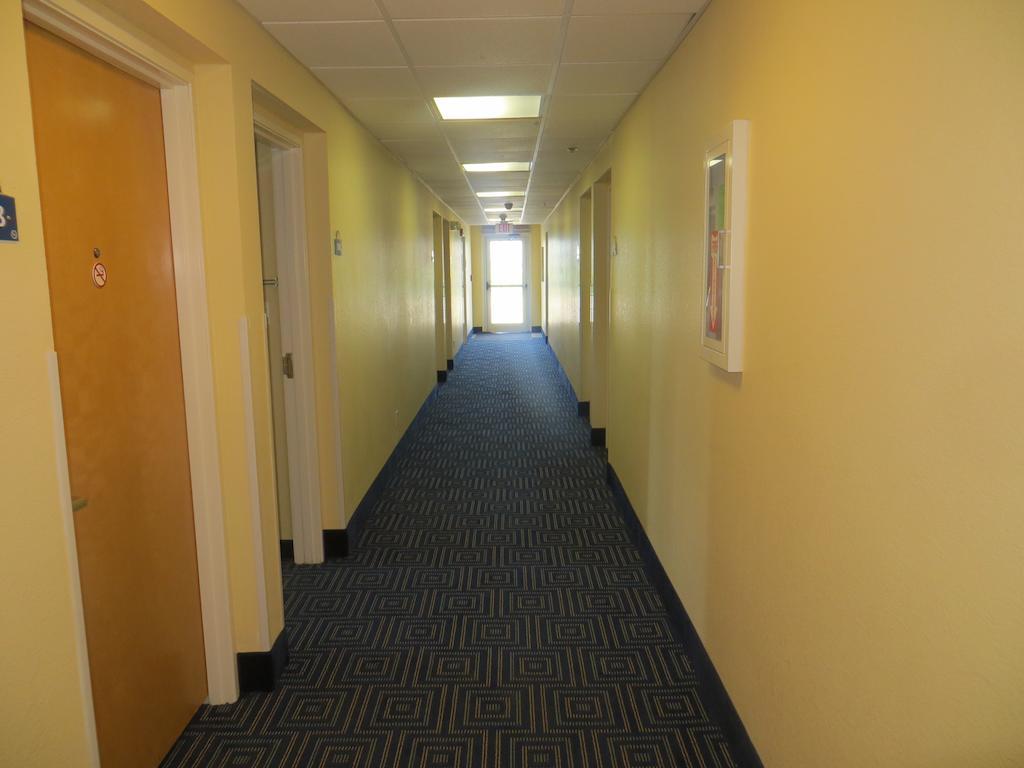 Days Inn Pryor Creek Eksteriør billede
