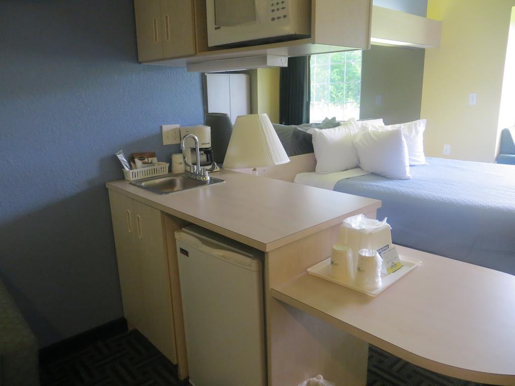 Days Inn Pryor Creek Eksteriør billede