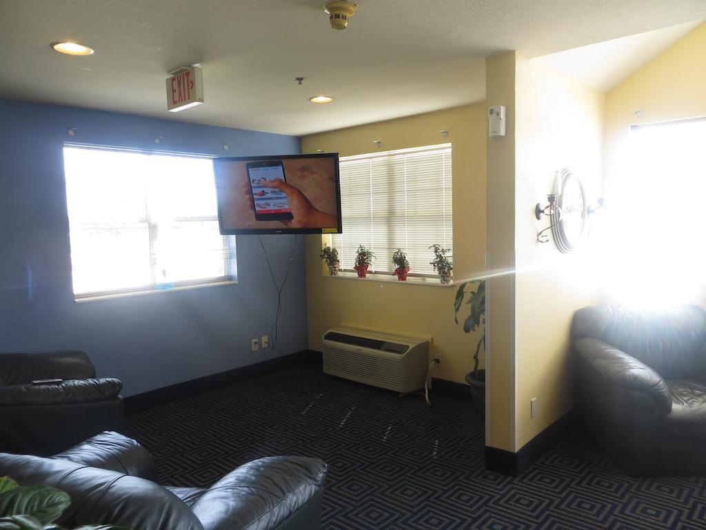 Days Inn Pryor Creek Eksteriør billede